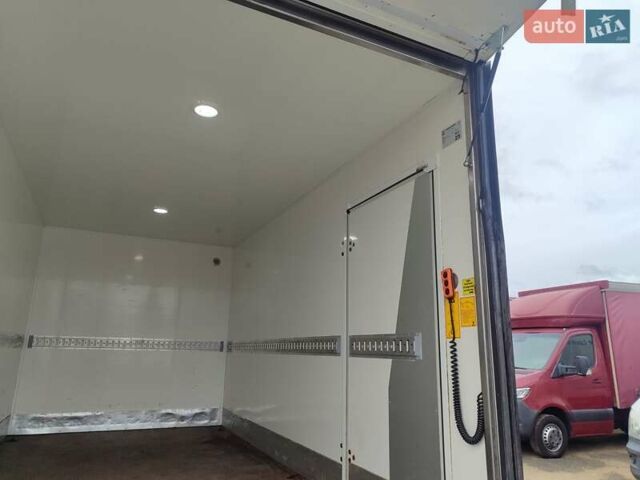 Белый Мерседес Sprinter, объемом двигателя 2.1 л и пробегом 300 тыс. км за 24900 $, фото 23 на Automoto.ua