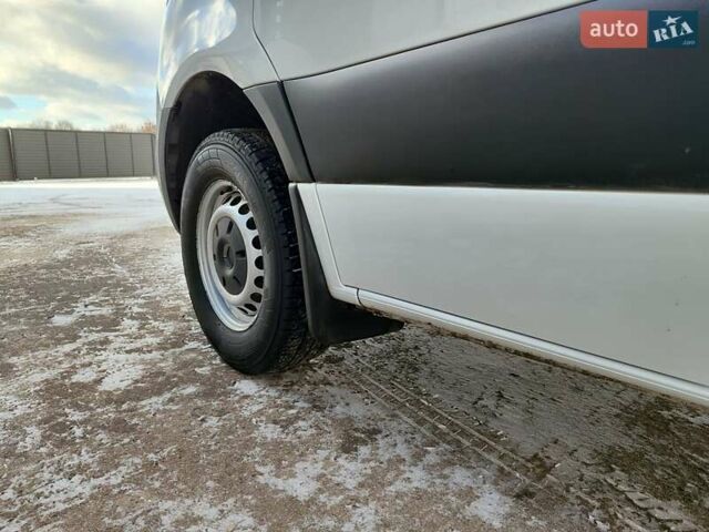Белый Мерседес Sprinter, объемом двигателя 2.1 л и пробегом 300 тыс. км за 25900 $, фото 11 на Automoto.ua