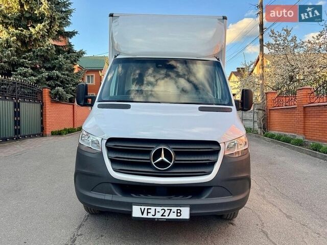 Белый Мерседес Sprinter, объемом двигателя 2.2 л и пробегом 270 тыс. км за 32299 $, фото 1 на Automoto.ua