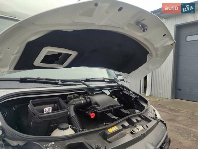 Белый Мерседес Sprinter, объемом двигателя 2.1 л и пробегом 300 тыс. км за 24900 $, фото 21 на Automoto.ua