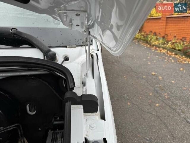 Белый Мерседес Sprinter, объемом двигателя 2.2 л и пробегом 192 тыс. км за 29300 $, фото 24 на Automoto.ua