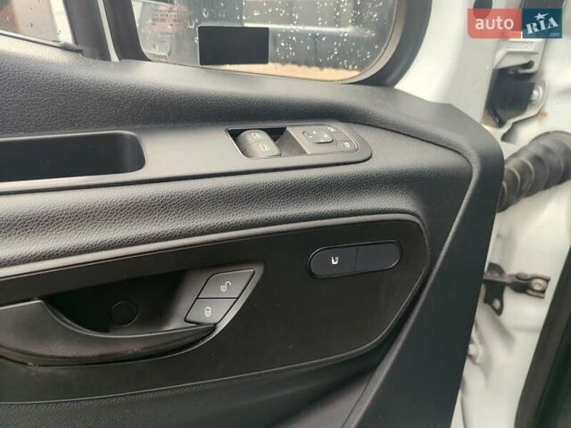 Белый Мерседес Sprinter, объемом двигателя 2.1 л и пробегом 300 тыс. км за 24900 $, фото 14 на Automoto.ua