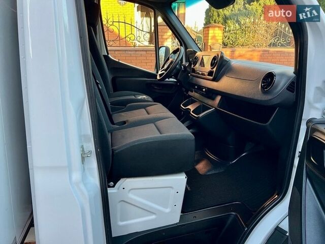 Белый Мерседес Sprinter, объемом двигателя 2.2 л и пробегом 270 тыс. км за 32299 $, фото 23 на Automoto.ua