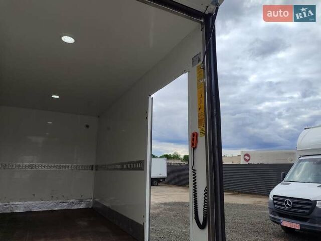 Белый Мерседес Sprinter, объемом двигателя 2.1 л и пробегом 300 тыс. км за 26800 $, фото 23 на Automoto.ua