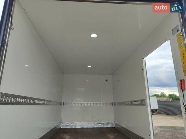 Белый Мерседес Sprinter, объемом двигателя 2.1 л и пробегом 300 тыс. км за 26800 $, фото 22 на Automoto.ua