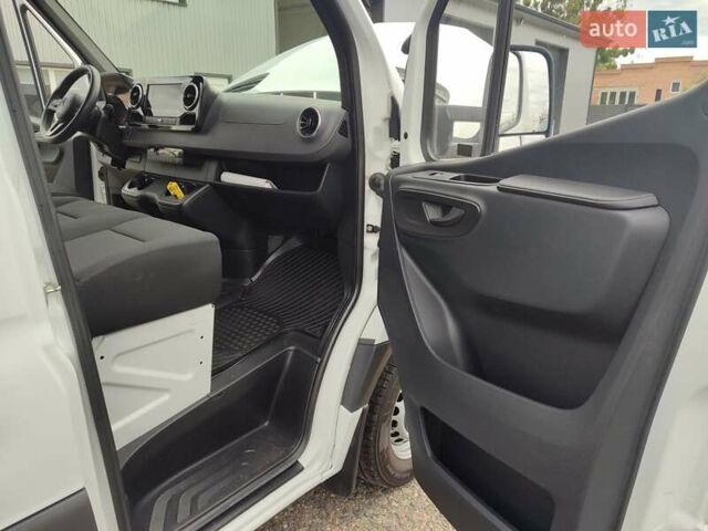 Белый Мерседес Sprinter, объемом двигателя 2.1 л и пробегом 300 тыс. км за 26800 $, фото 25 на Automoto.ua