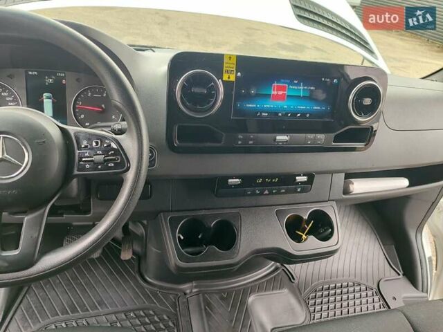 Белый Мерседес Sprinter, объемом двигателя 2.1 л и пробегом 300 тыс. км за 26800 $, фото 35 на Automoto.ua