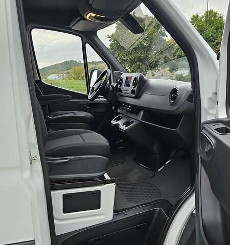 Белый Мерседес Sprinter, объемом двигателя 2 л и пробегом 288 тыс. км за 25900 $, фото 23 на Automoto.ua