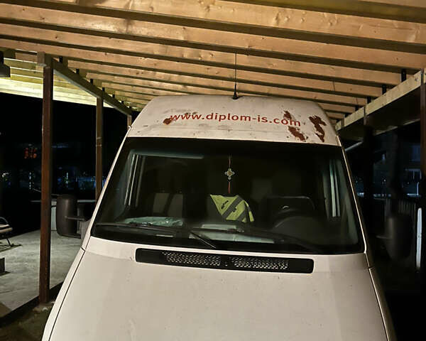 Белый Мерседес Sprinter, объемом двигателя 2.1 л и пробегом 360 тыс. км за 5000 $, фото 1 на Automoto.ua