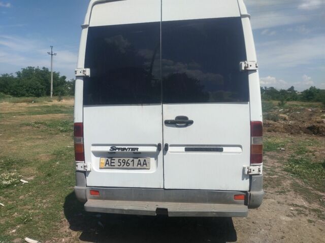 Белый Мерседес Sprinter, объемом двигателя 2.2 л и пробегом 800 тыс. км за 9676 $, фото 17 на Automoto.ua