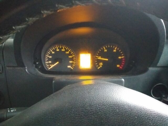 Белый Мерседес Sprinter, объемом двигателя 2.1 л и пробегом 350 тыс. км за 13450 $, фото 4 на Automoto.ua