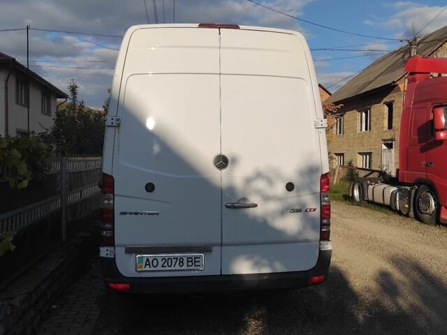 Белый Мерседес Sprinter, объемом двигателя 2 л и пробегом 380 тыс. км за 13500 $, фото 2 на Automoto.ua