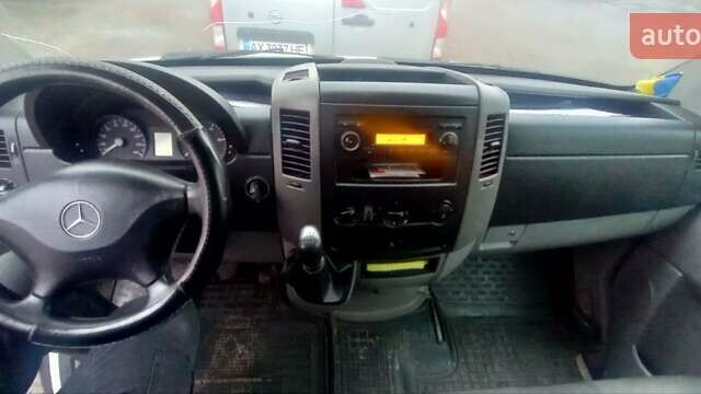 Белый Мерседес Sprinter, объемом двигателя 2.14 л и пробегом 324 тыс. км за 12000 $, фото 5 на Automoto.ua