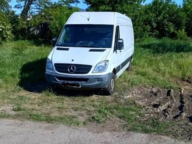 Білий Мерседес Sprinter, об'ємом двигуна 2 л та пробігом 328 тис. км за 5500 $, фото 1 на Automoto.ua