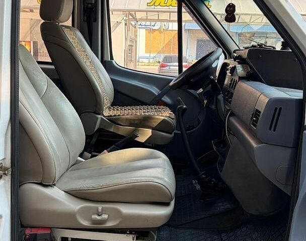 Білий Мерседес Sprinter, об'ємом двигуна 2.87 л та пробігом 400 тис. км за 11500 $, фото 6 на Automoto.ua