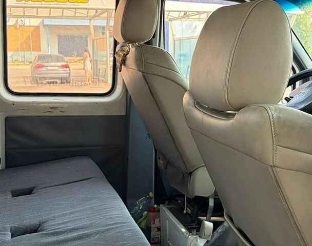 Білий Мерседес Sprinter, об'ємом двигуна 2.87 л та пробігом 400 тис. км за 11500 $, фото 5 на Automoto.ua