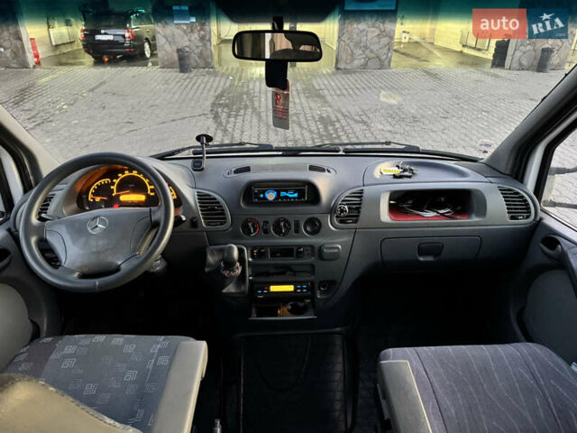 Белый Мерседес Sprinter, объемом двигателя 2.15 л и пробегом 330 тыс. км за 12900 $, фото 12 на Automoto.ua