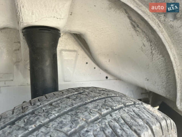 Белый Мерседес Sprinter, объемом двигателя 2.7 л и пробегом 147 тыс. км за 17800 $, фото 15 на Automoto.ua