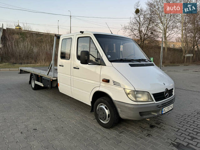 Белый Мерседес Sprinter, объемом двигателя 2.15 л и пробегом 330 тыс. км за 12900 $, фото 2 на Automoto.ua