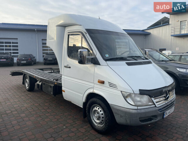 Белый Мерседес Sprinter, объемом двигателя 2.69 л и пробегом 30 тыс. км за 11900 $, фото 2 на Automoto.ua