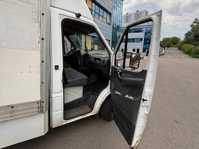 Белый Мерседес Sprinter, объемом двигателя 2.15 л и пробегом 281 тыс. км за 8000 $, фото 12 на Automoto.ua