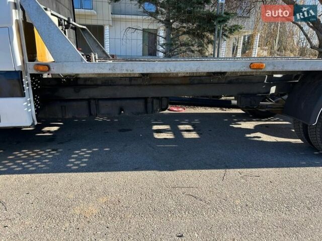 Белый Мерседес Sprinter, объемом двигателя 2.99 л и пробегом 550 тыс. км за 20000 $, фото 2 на Automoto.ua