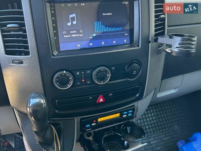 Белый Мерседес Sprinter, объемом двигателя 2.99 л и пробегом 550 тыс. км за 20000 $, фото 17 на Automoto.ua