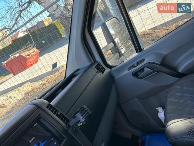 Белый Мерседес Sprinter, объемом двигателя 2.99 л и пробегом 550 тыс. км за 20000 $, фото 19 на Automoto.ua