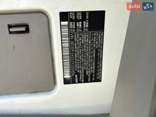 Белый Мерседес Sprinter, объемом двигателя 2.99 л и пробегом 550 тыс. км за 20000 $, фото 15 на Automoto.ua