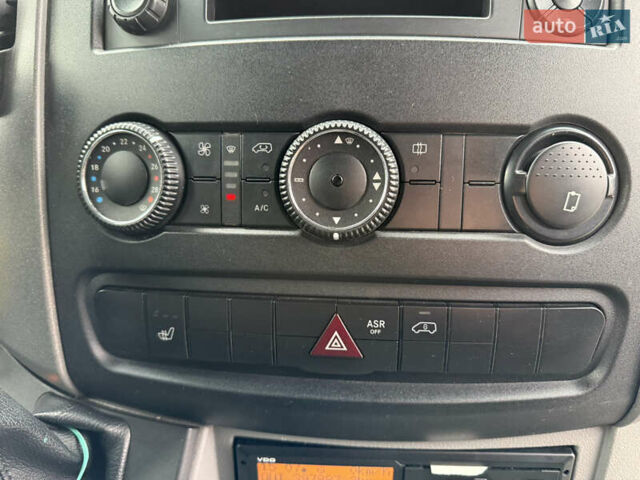 Білий Мерседес Sprinter, об'ємом двигуна 2.99 л та пробігом 396 тис. км за 27500 $, фото 21 на Automoto.ua