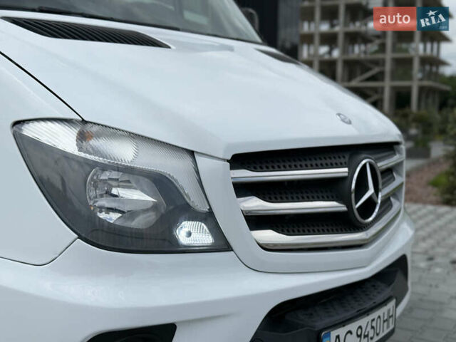 Белый Мерседес Sprinter, объемом двигателя 3.23 л и пробегом 470 тыс. км за 27800 $, фото 122 на Automoto.ua