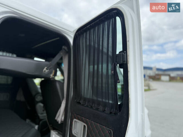 Белый Мерседес Sprinter, объемом двигателя 3.23 л и пробегом 470 тыс. км за 27800 $, фото 29 на Automoto.ua
