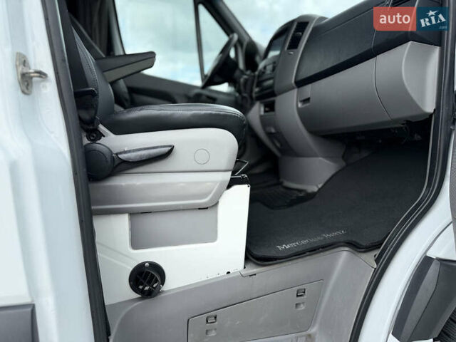 Белый Мерседес Sprinter, объемом двигателя 3.23 л и пробегом 470 тыс. км за 27800 $, фото 14 на Automoto.ua