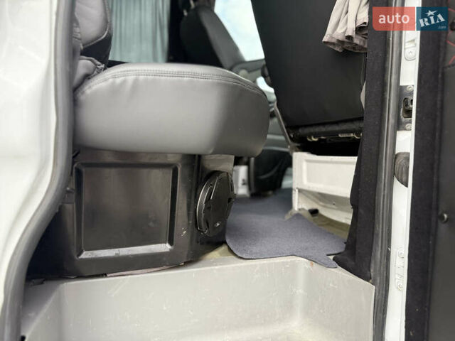 Белый Мерседес Sprinter, объемом двигателя 3.23 л и пробегом 470 тыс. км за 27800 $, фото 23 на Automoto.ua