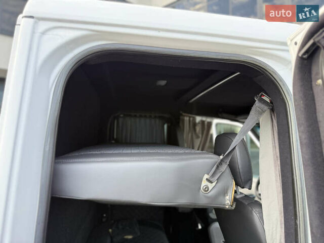 Білий Мерседес Sprinter, об'ємом двигуна 3 л та пробігом 466 тис. км за 25800 $, фото 57 на Automoto.ua