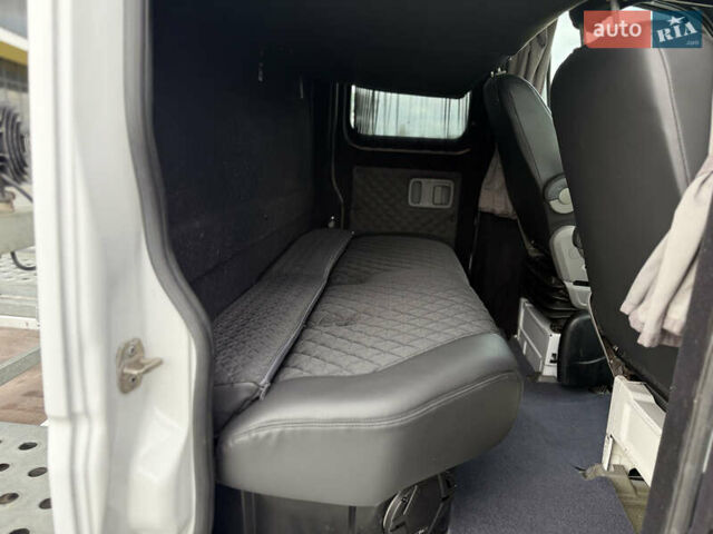 Белый Мерседес Sprinter, объемом двигателя 3.23 л и пробегом 470 тыс. км за 27800 $, фото 26 на Automoto.ua