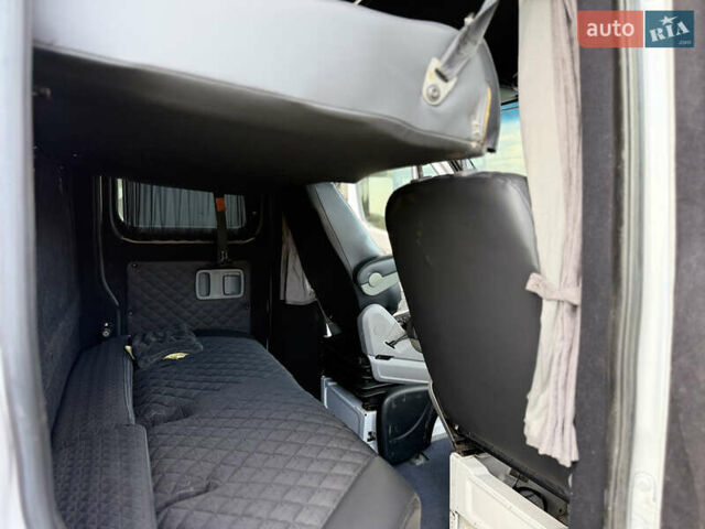 Білий Мерседес Sprinter, об'ємом двигуна 3 л та пробігом 466 тис. км за 25800 $, фото 61 на Automoto.ua