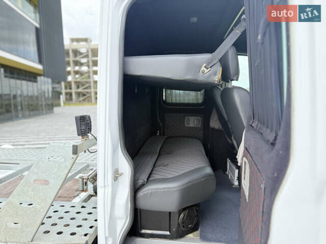 Белый Мерседес Sprinter, объемом двигателя 3.23 л и пробегом 470 тыс. км за 27800 $, фото 25 на Automoto.ua