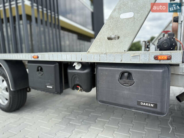 Белый Мерседес Sprinter, объемом двигателя 3.23 л и пробегом 470 тыс. км за 27800 $, фото 84 на Automoto.ua