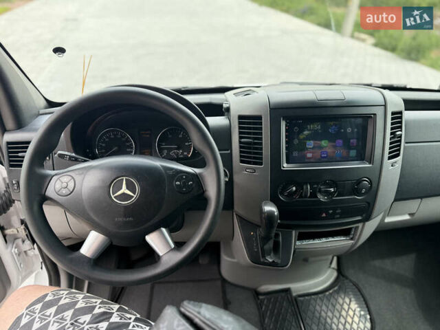Белый Мерседес Sprinter, объемом двигателя 3.23 л и пробегом 470 тыс. км за 27800 $, фото 62 на Automoto.ua