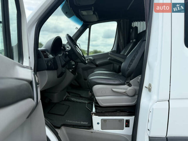 Белый Мерседес Sprinter, объемом двигателя 3.23 л и пробегом 470 тыс. км за 27800 $, фото 40 на Automoto.ua