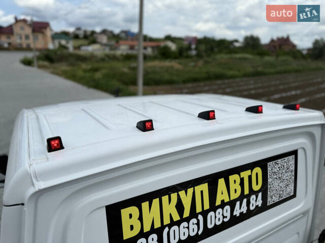 Белый Мерседес Sprinter, объемом двигателя 3.23 л и пробегом 470 тыс. км за 27800 $, фото 131 на Automoto.ua