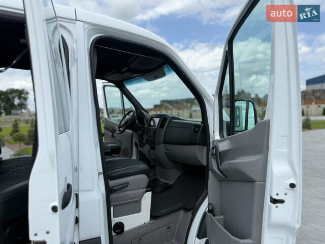 Белый Мерседес Sprinter, объемом двигателя 3.23 л и пробегом 470 тыс. км за 27800 $, фото 141 на Automoto.ua