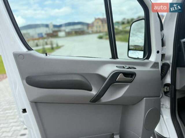 Белый Мерседес Sprinter, объемом двигателя 3.23 л и пробегом 470 тыс. км за 27800 $, фото 37 на Automoto.ua