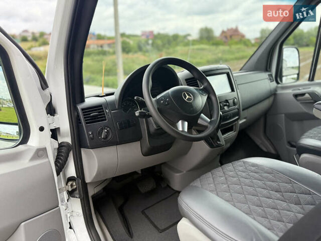Белый Мерседес Sprinter, объемом двигателя 3.23 л и пробегом 470 тыс. км за 27800 $, фото 43 на Automoto.ua