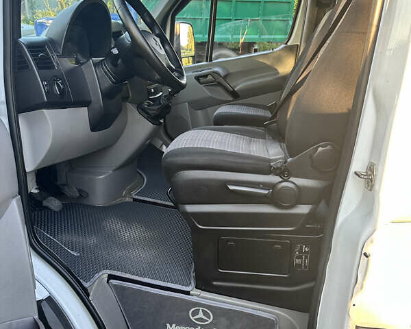 Белый Мерседес Sprinter, объемом двигателя 2.14 л и пробегом 270 тыс. км за 22700 $, фото 9 на Automoto.ua