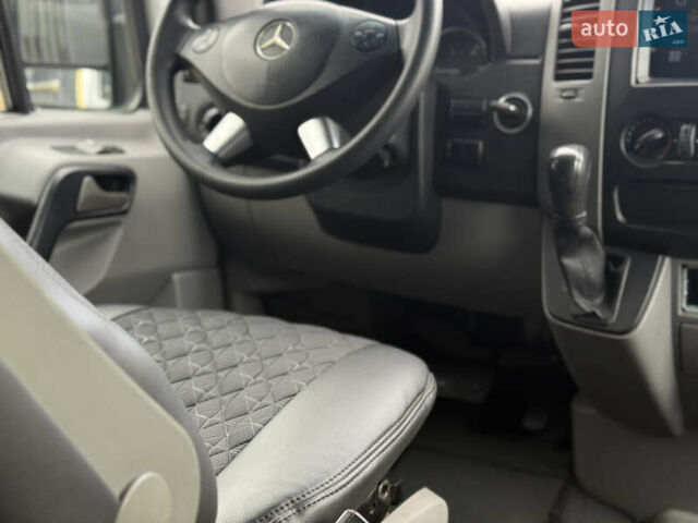 Белый Мерседес Sprinter, объемом двигателя 3.23 л и пробегом 470 тыс. км за 27800 $, фото 74 на Automoto.ua