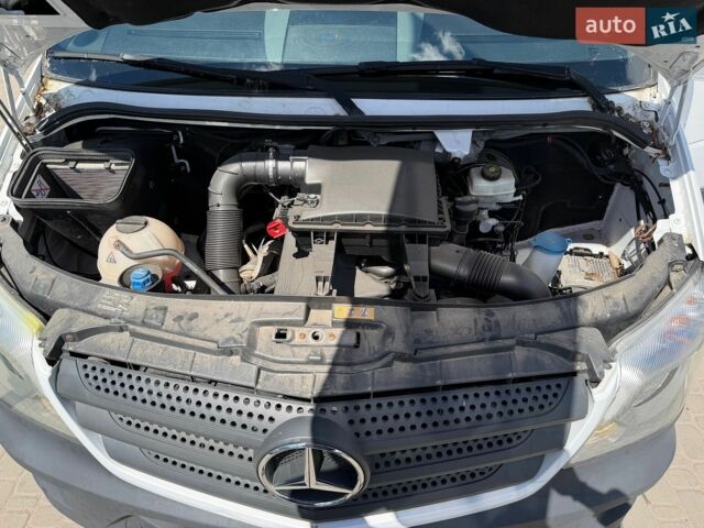 Белый Мерседес Sprinter, объемом двигателя 2.2 л и пробегом 395 тыс. км за 17555 $, фото 54 на Automoto.ua