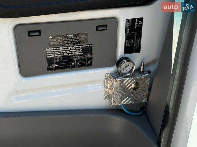 Белый Мерседес Sprinter, объемом двигателя 2.2 л и пробегом 395 тыс. км за 17555 $, фото 23 на Automoto.ua