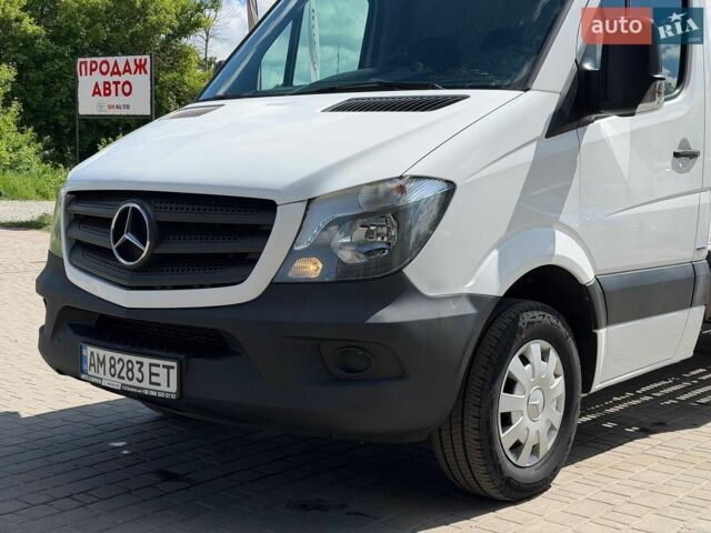 Белый Мерседес Sprinter, объемом двигателя 2.2 л и пробегом 395 тыс. км за 17555 $, фото 3 на Automoto.ua